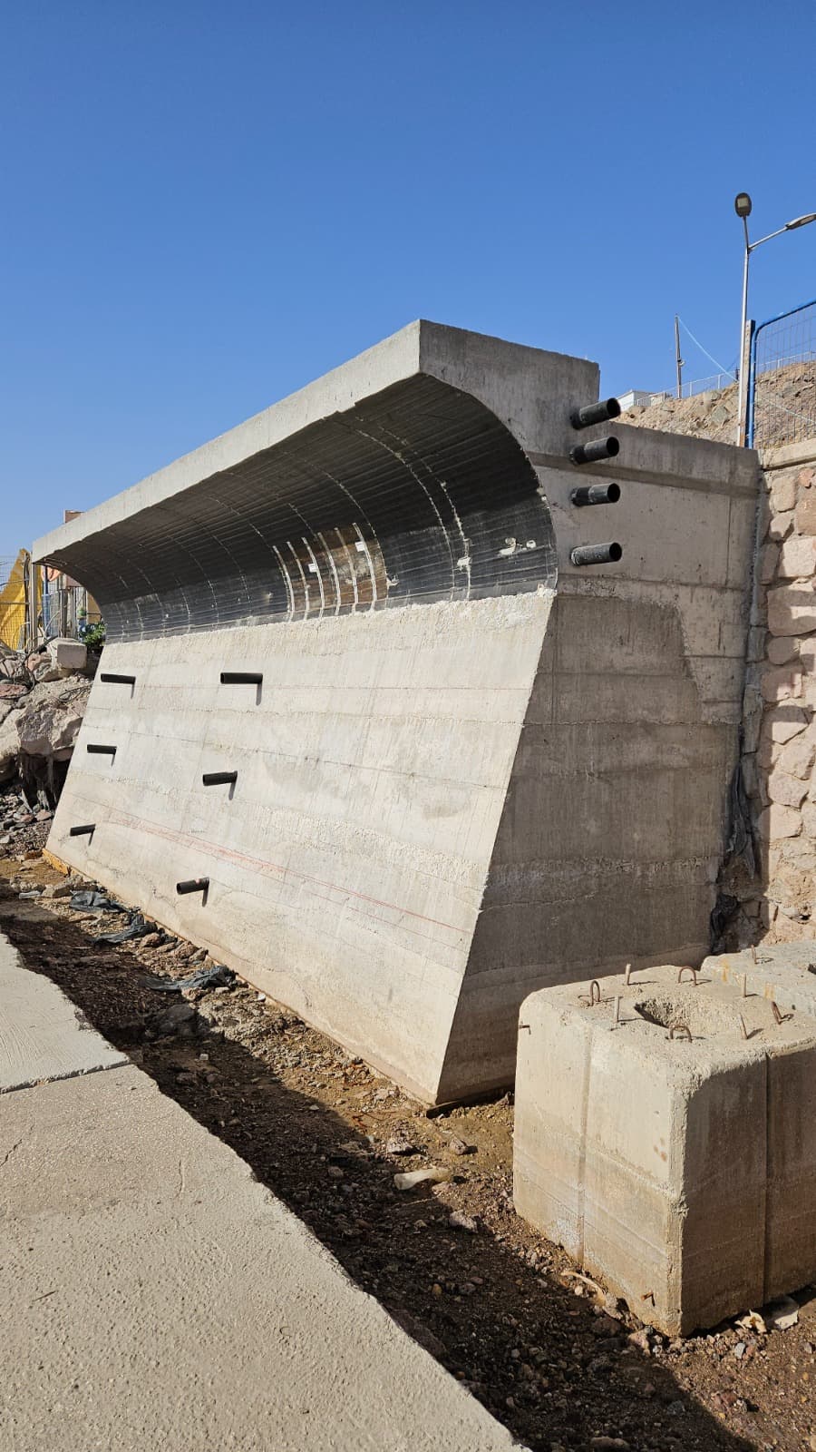 תכנון קירות ים וחזית ימית בטיילות חופי קריית ים